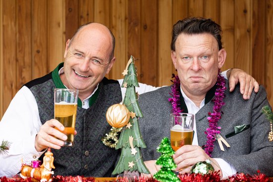 Mei schee, scho wieda Weihnacht'n Mei schee, scho wieda Weihnacht'n}